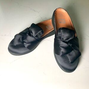 New FITFLOP SUPERSKATE KNOT Black Satin Mule Size 9